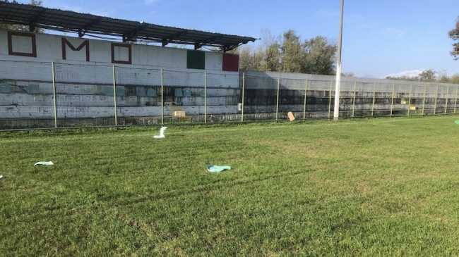 momo vandalismi campo sportivo