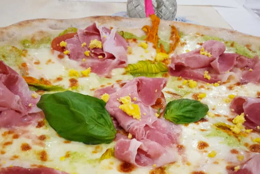 Degustazione della pizza biellese