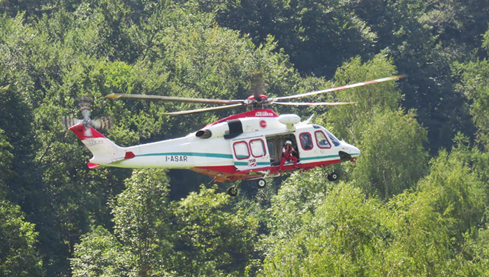 elisoccorso bianco rosso volo sportello