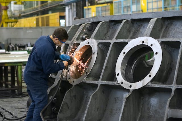lavorare fabbrica
