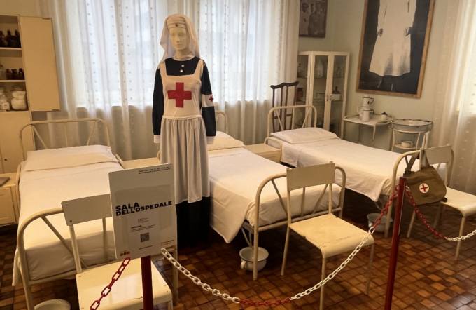 Novara, porte aperte alla mostra della Croce Rossa: cimeli e documenti del XIX secolo