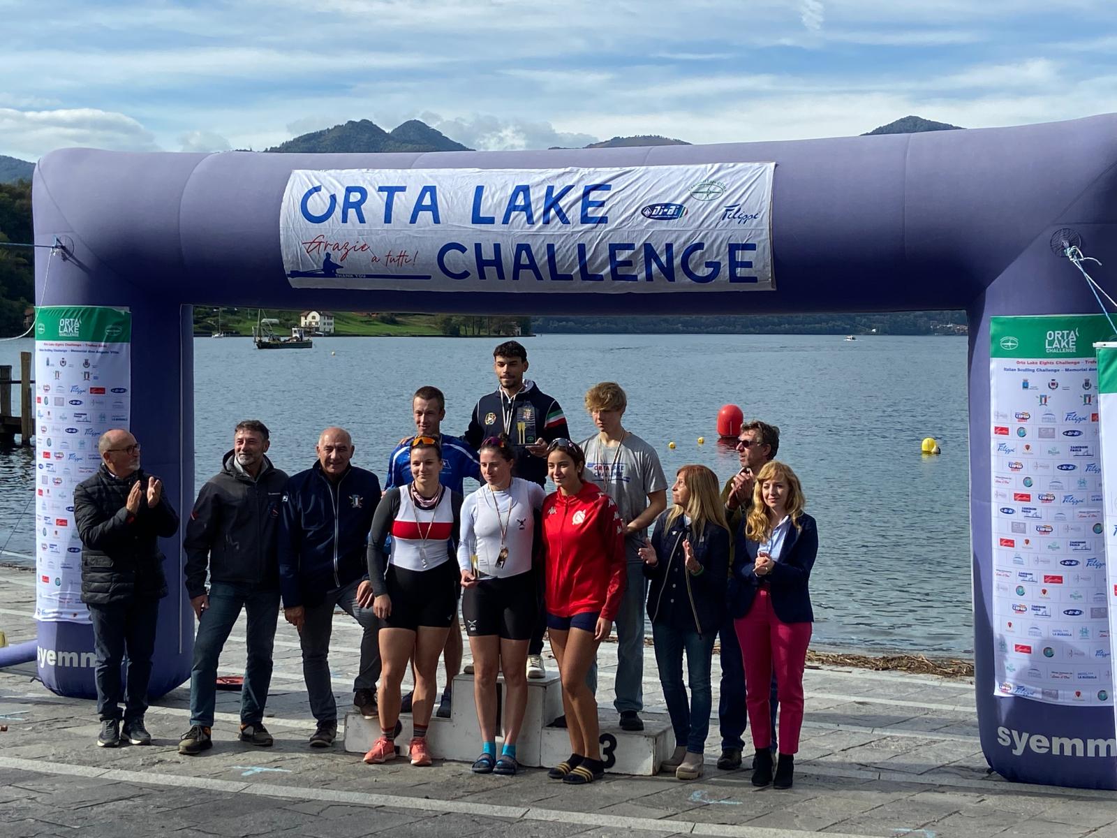 I due podi principali con le autorità