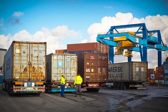 container 3857611 640