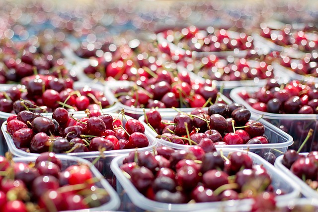 cherries 1433525 640
