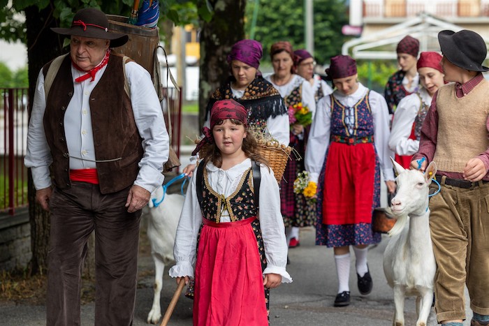 Kultur und Tradition eröffnen den Sommer in Santa Maria Maggiore