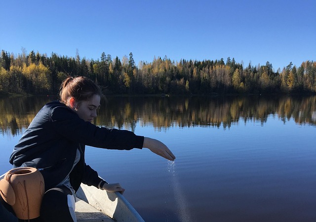 lake 1828424 640