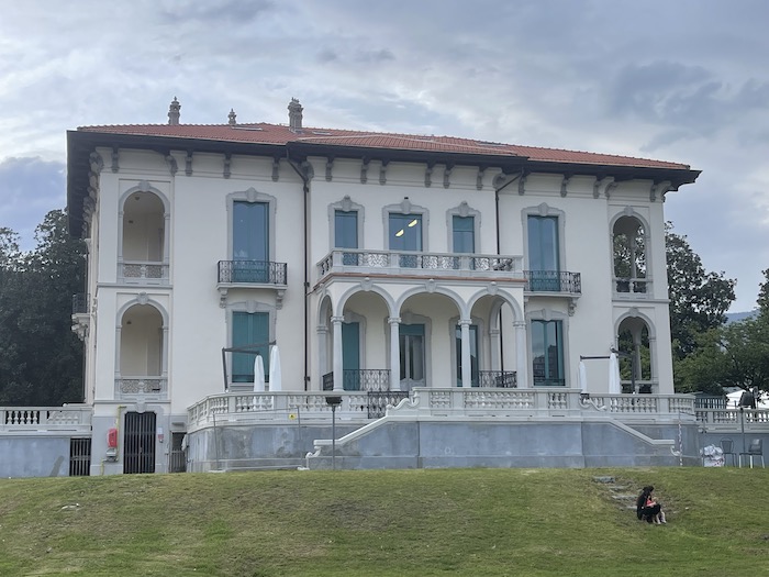 Biblioteca villa maioni rinnovata
